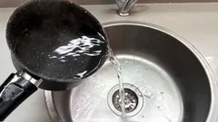 シンクに熱湯を流してしまいましたか？配管にどのような影響が出るか確認しましょう